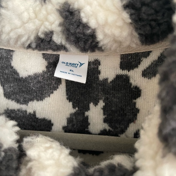 Old Navy Fleece Jacket - Picture 3 of 3